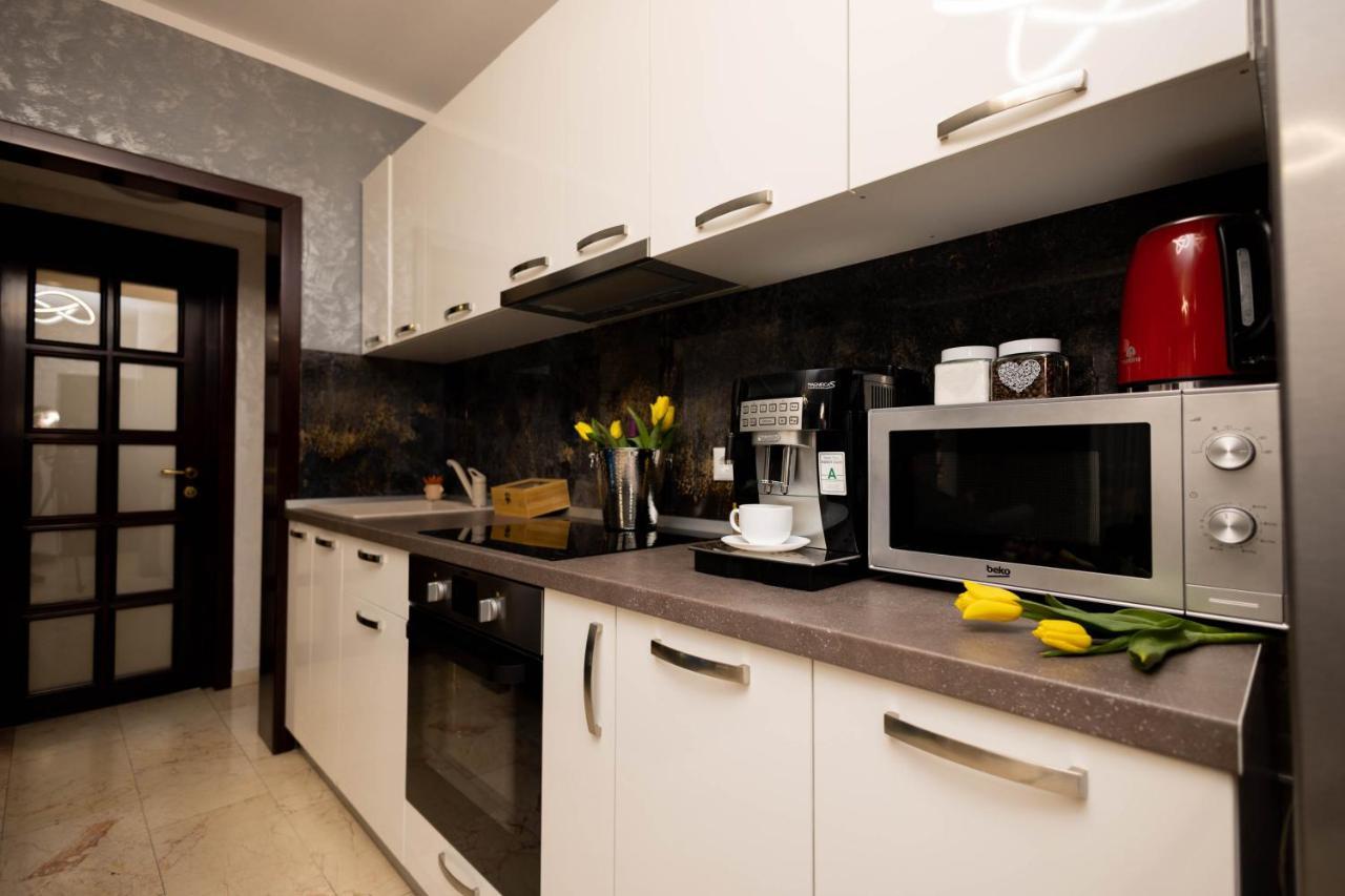 Central Apartament 3 Iasi Luaran gambar